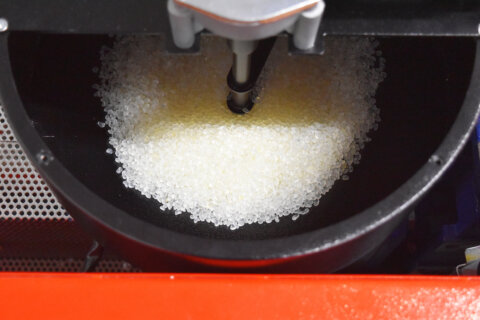 Balti hotmelt application systems granulate small